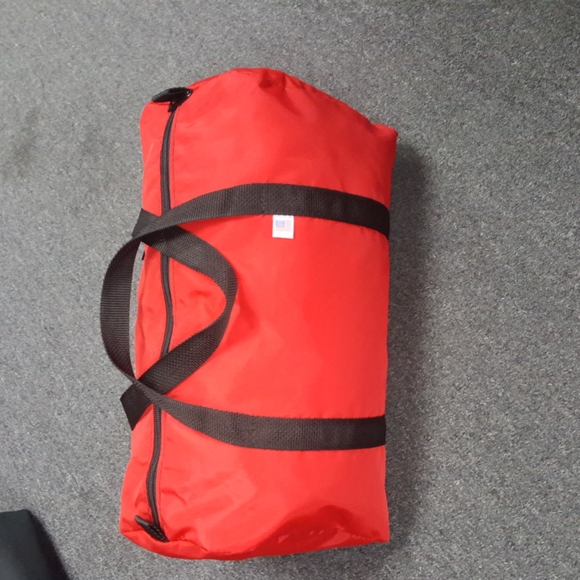 Sport duffle bag,  great for gym or traveling Made In USA. - Picture 3 of 4